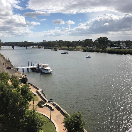 Burnett Riverside Hotel Бандаберг Екстериор снимка