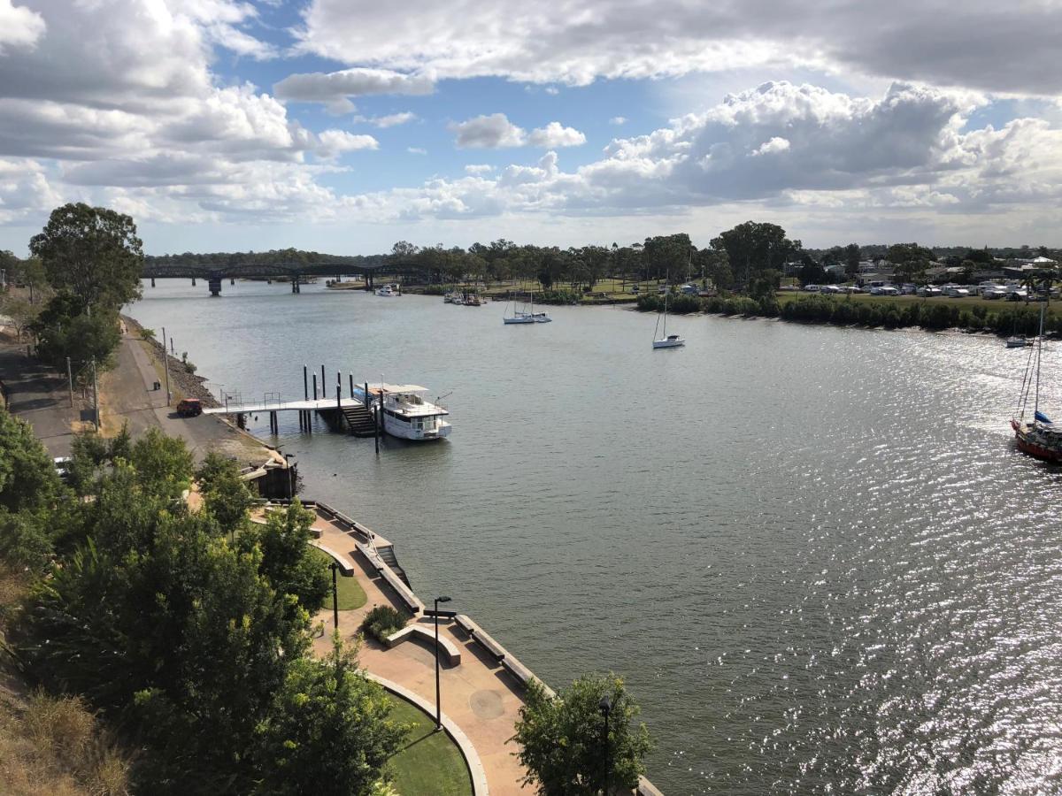 Burnett Riverside Hotel Бандаберг Екстериор снимка