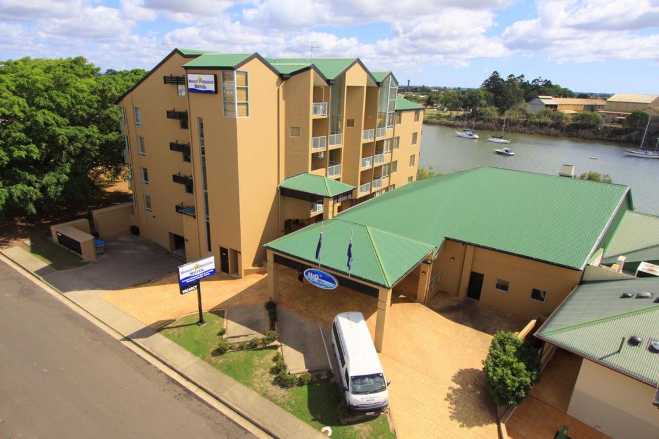 Burnett Riverside Hotel Бандаберг Екстериор снимка